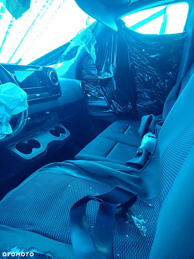 Mercedes-Benz Sprinter - 8