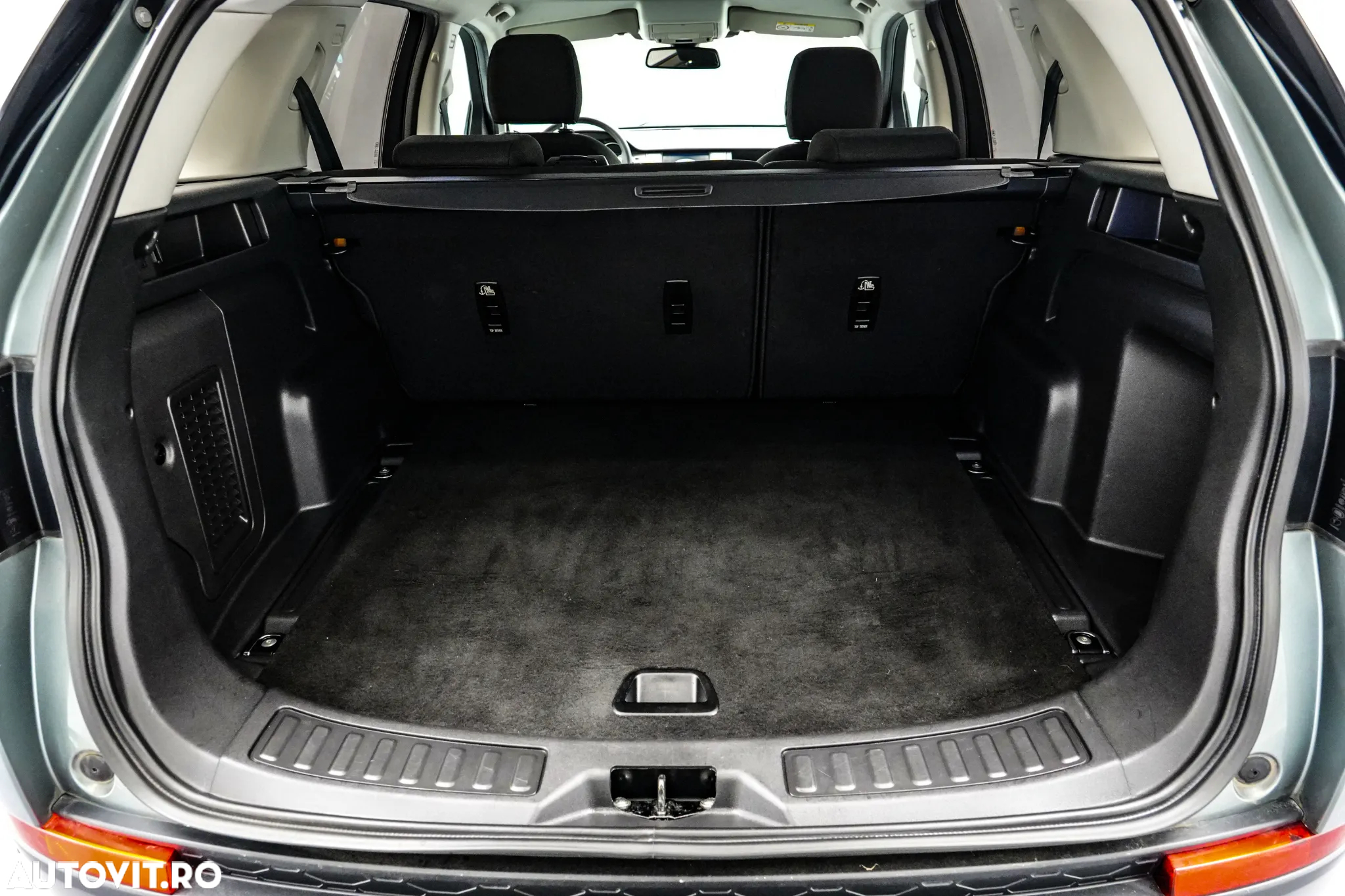 Land Rover Discovery Sport 2.0 l TD4 HSE Aut. - 28