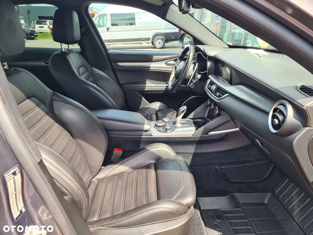 Alfa Romeo Stelvio 2.0 Turbo B-Tech Edition Q4 - 25