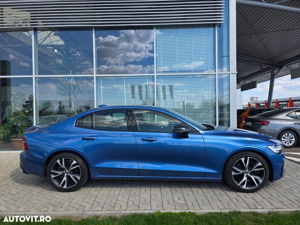 Volvo S60 B4 MHEV AT Plus Dark - 6