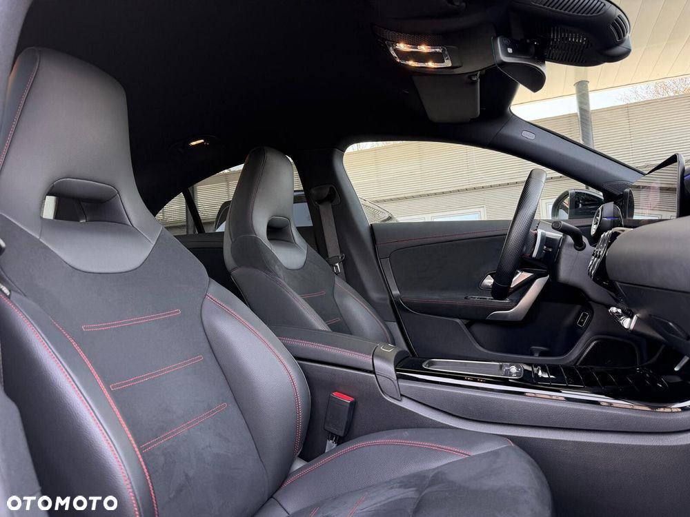 Mercedes-Benz CLA - 24