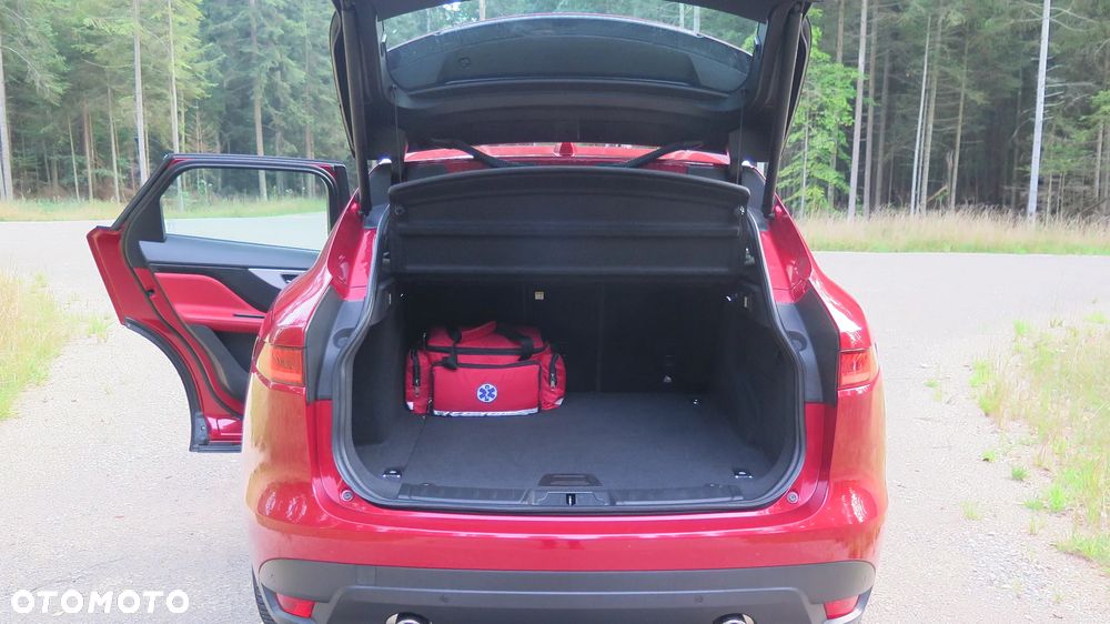 Jaguar F-Pace 30d AWD R-Sport - 22