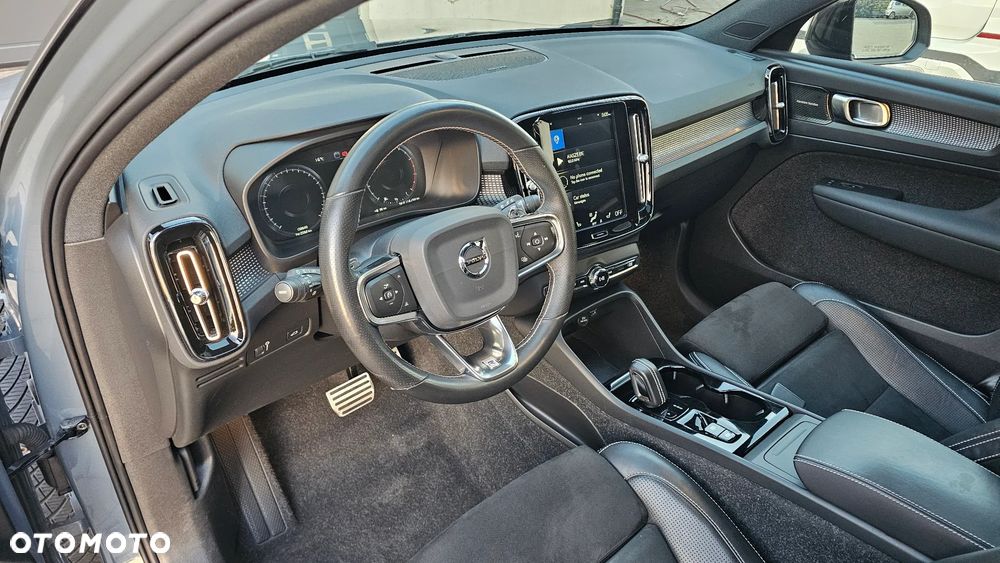 Volvo XC 40 B4 B AWD Geartronic RDesign - 19