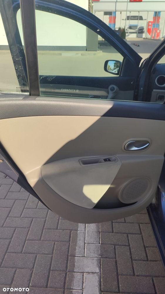 Renault Clio 1.5 dCi Authentique - 16