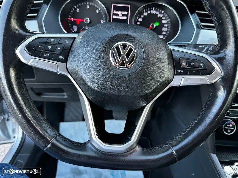 VW Passat Variant 2.0 TDi Business DSG - 22