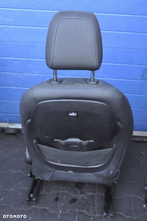 BMW F46 GRAN TOURER FOTELE KANAPA SKÓRA UK - 6