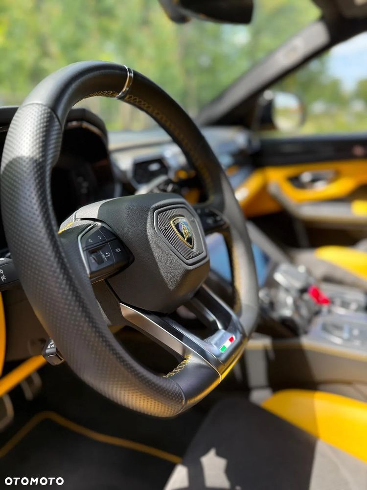 Lamborghini Urus - 20