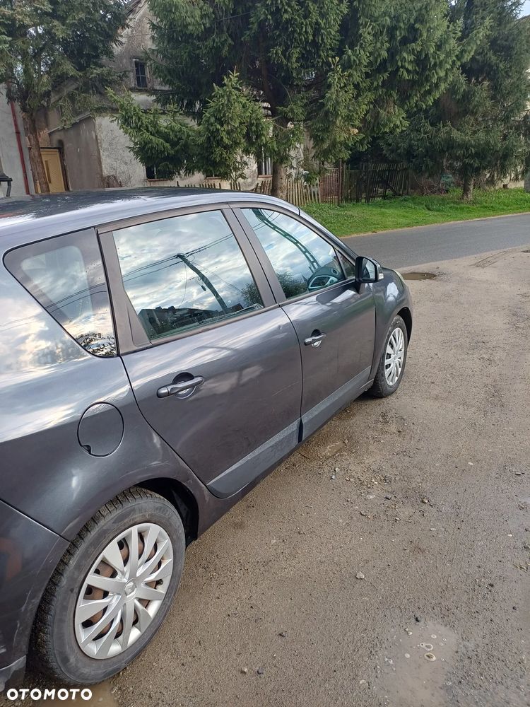 Renault Scenic 1.5 dCi Authentique - 3