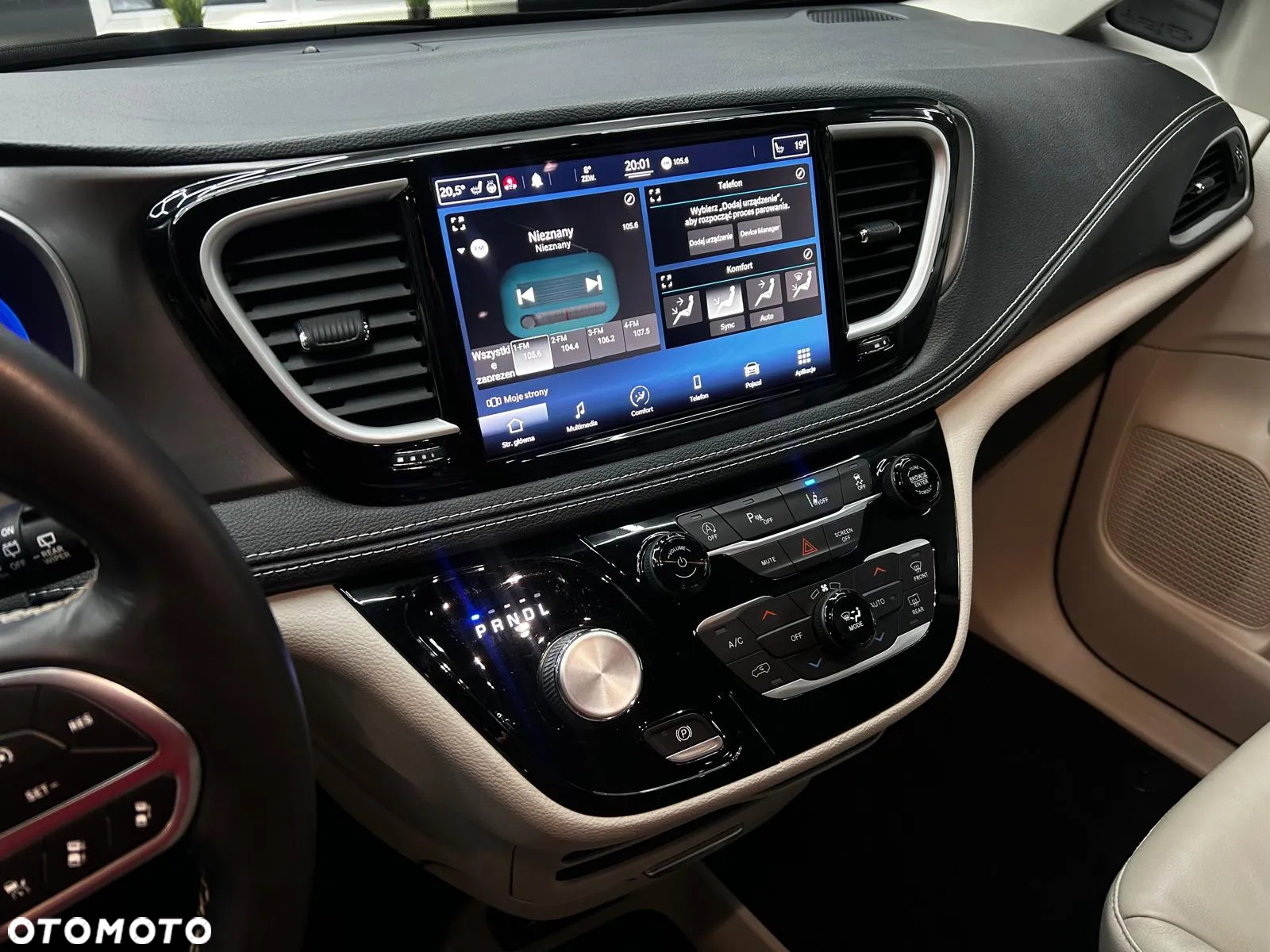 Chrysler Pacifica - 20