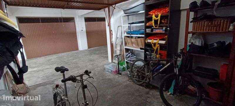 Garagem para arrendar (box) na praia do Baleal, Peniche - Grande imagem: 4/4