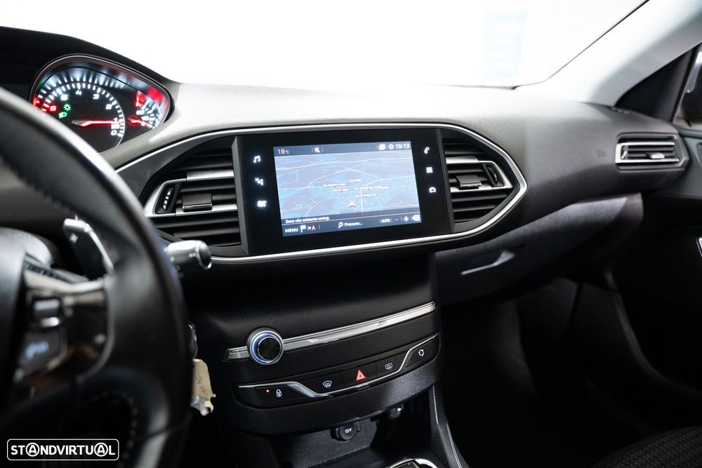 Peugeot 308 1.2 PureTech Allure EAT8 - 9