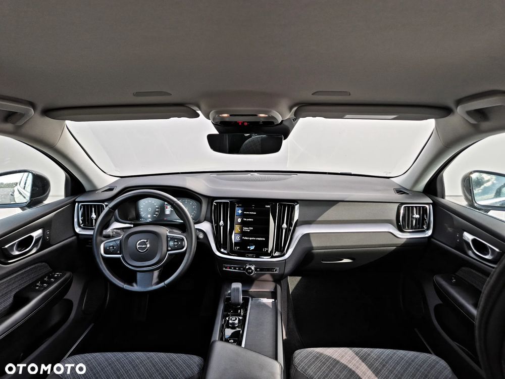 Volvo V60 B3 B DKG Momentum Pro - 19
