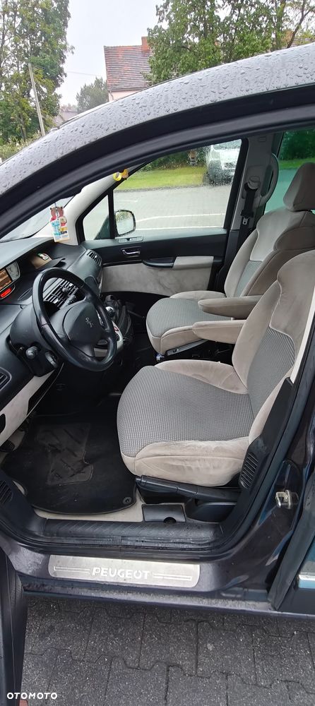 Peugeot 807 HDi 135 Premium - 7