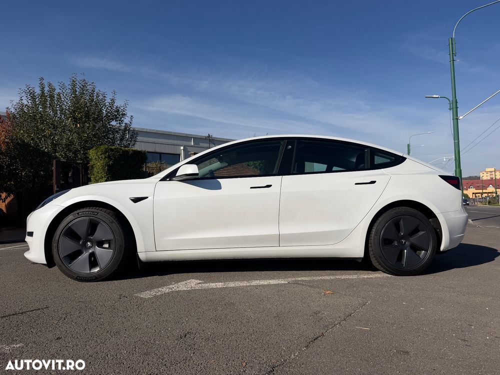 Tesla Model 3 Long Range - 12