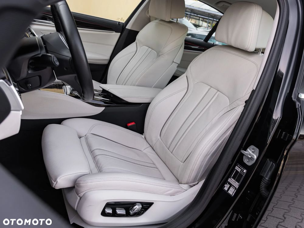 BMW Seria 5 518d mHEV Luxury Line - 18