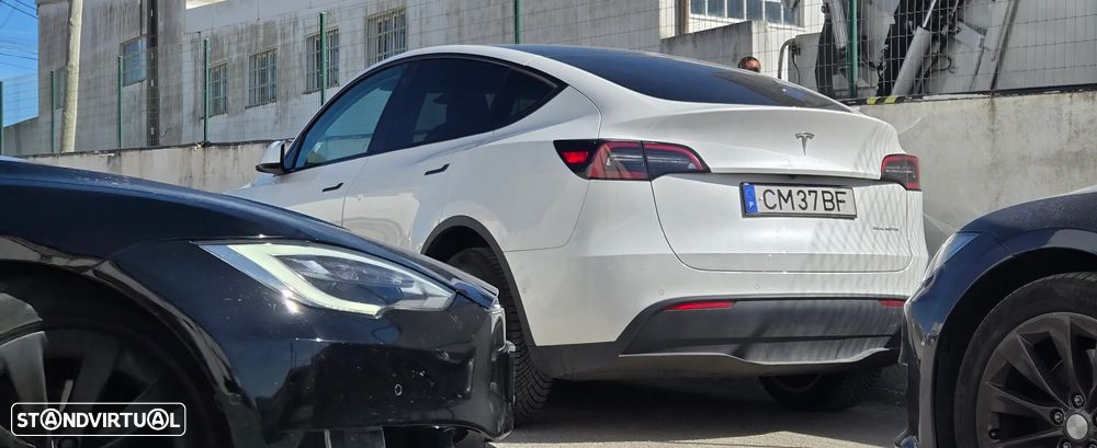 Tesla Model Y Long Range Dual Motor AWD - 6