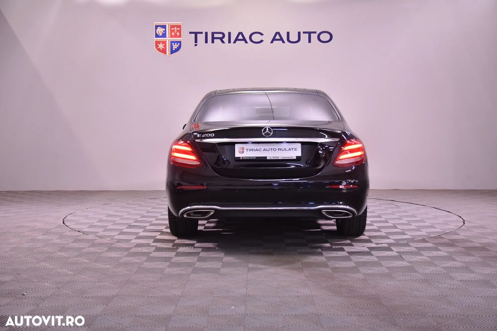 Mercedes-Benz E 200 Aut. - 4
