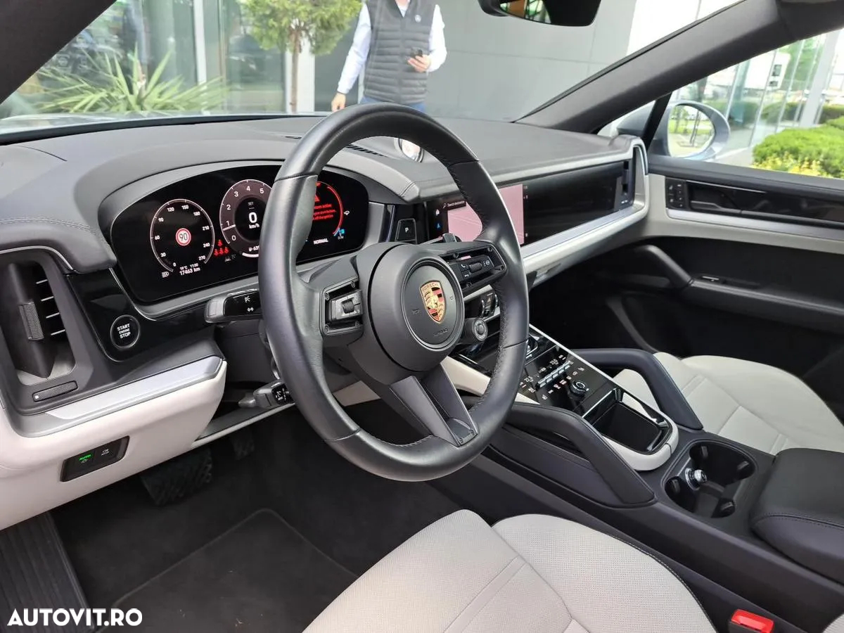 Porsche Cayenne Coupe Standard - 10