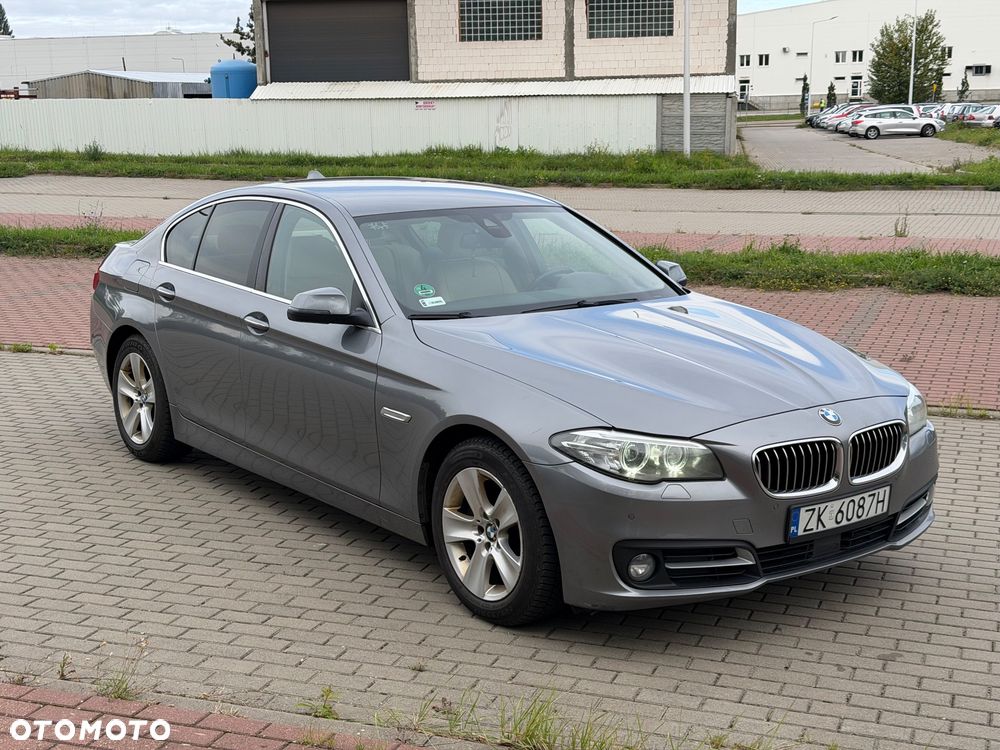BMW Seria 5 525d xDrive - 2