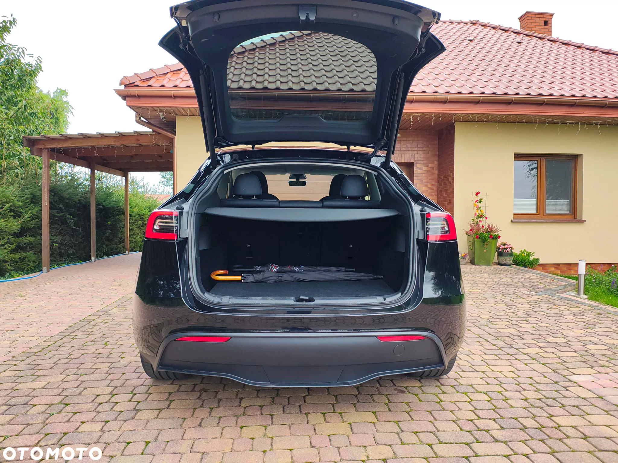 Tesla Y - 7