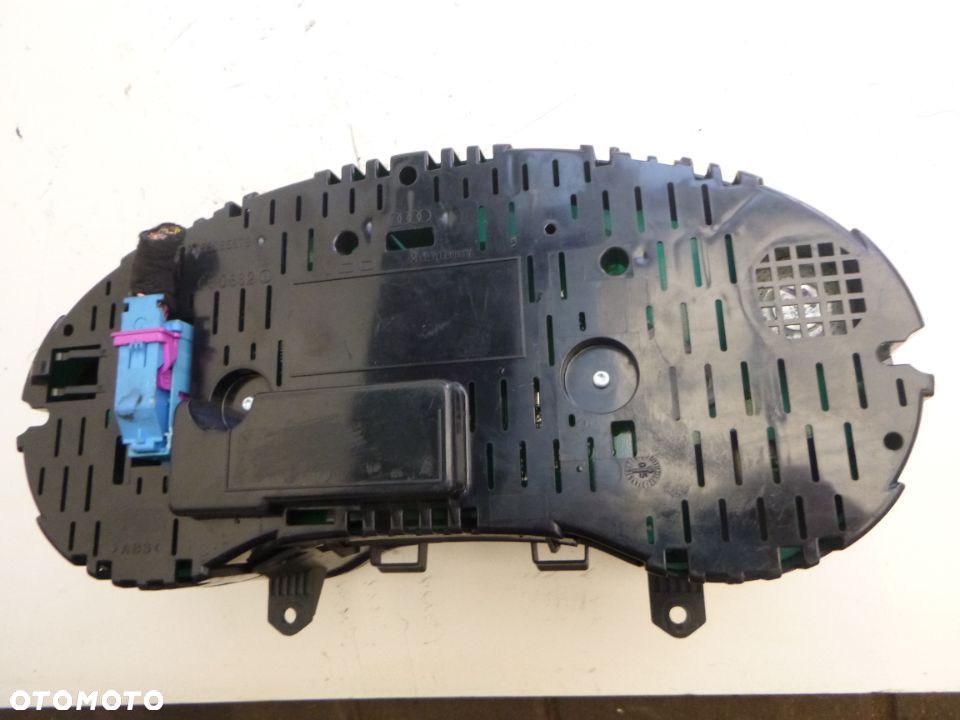 Audi A3 8P 1,9 TDI licznik 81071521 A2C53080296 - 2