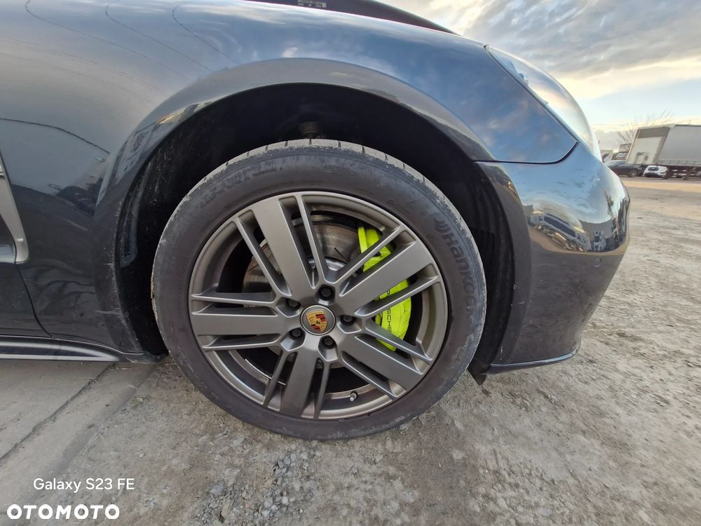 Porsche Panamera 4 E-Hybrid 10 Years Edition - 8