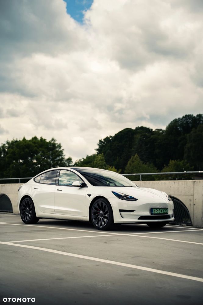 Tesla Model 3 - 3