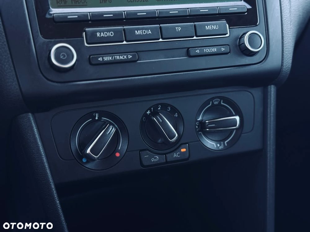 Volkswagen Polo 1.6 TDI Highline - 24