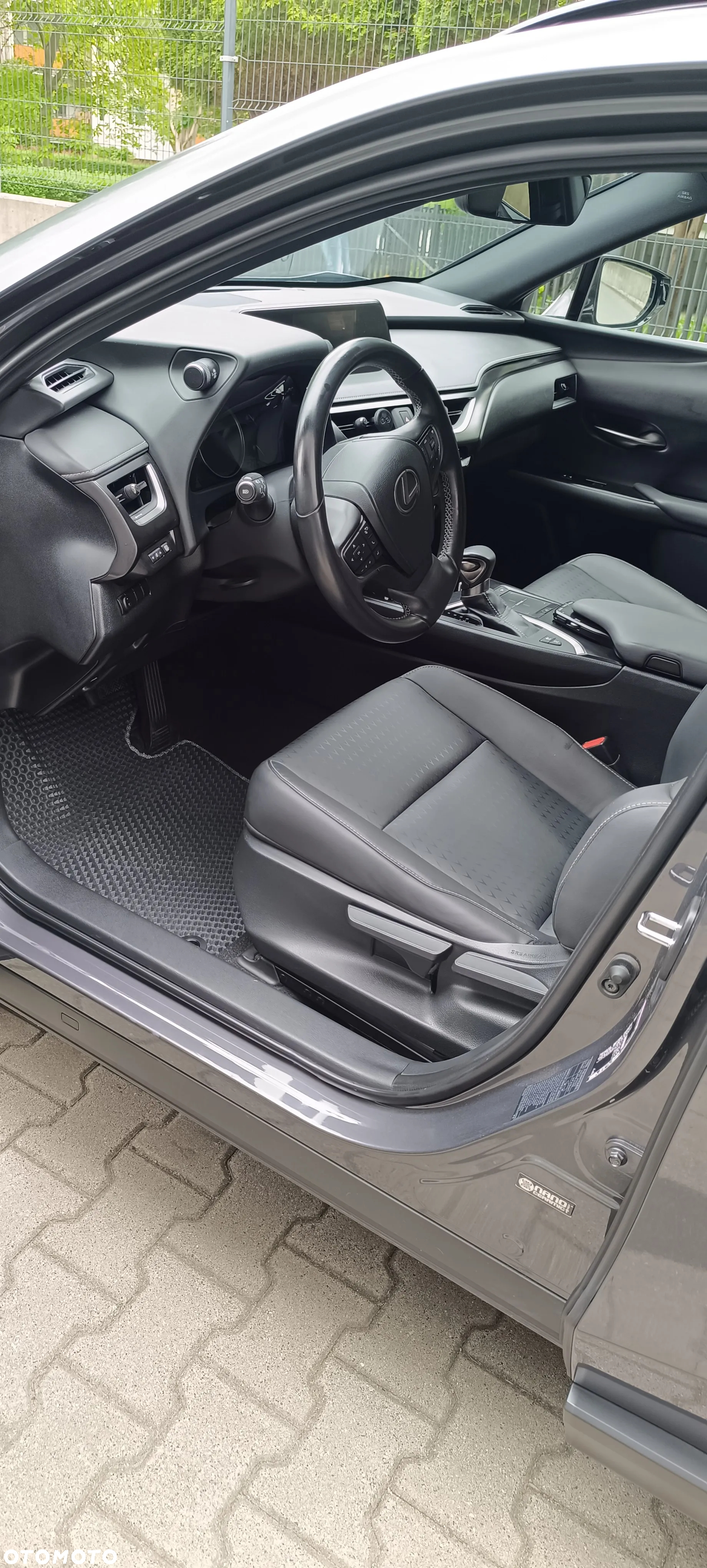 Lexus UX 250h GPF F Impression 2WD - 9