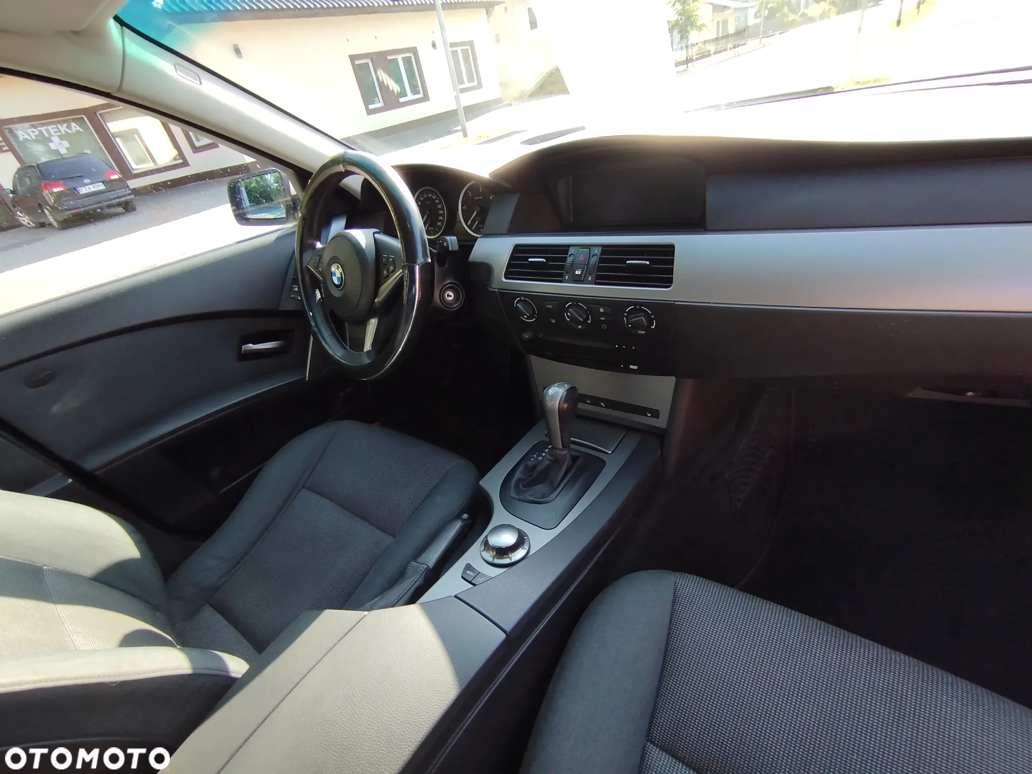 BMW Seria 5 525d Touring - 4