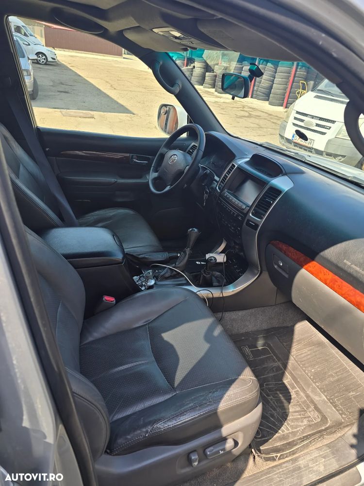 Toyota Land Cruiser - 12