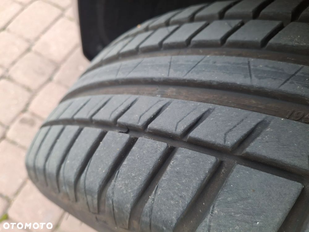 Ford Fiesta 1.0 EcoBoost S&S TITANIUM - 22