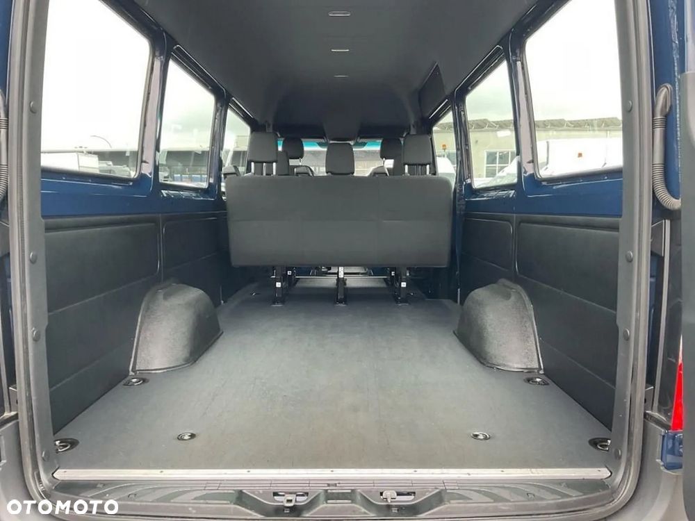 Mercedes-Benz Sprinter - 9
