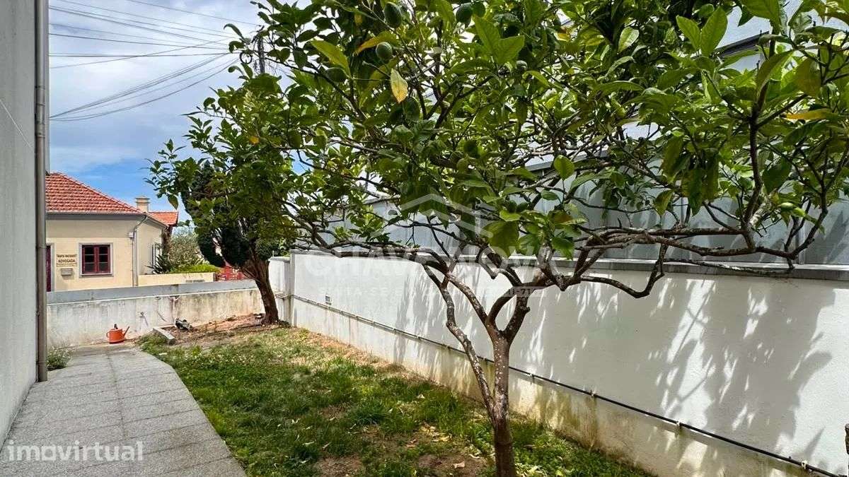 PS - Moradia V3 Geminada em Arcozelo | Excelente Estado de Conservação - Grande imagem: 2/32
