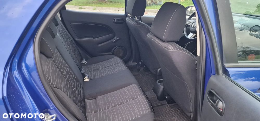 Mazda 2 - 24