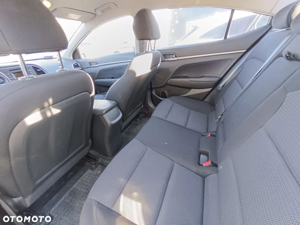 Hyundai Elantra 1.6 CRDi Classic + - 10
