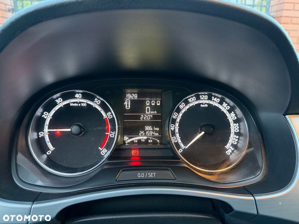 Skoda Fabia 1.0 Ambition - 8