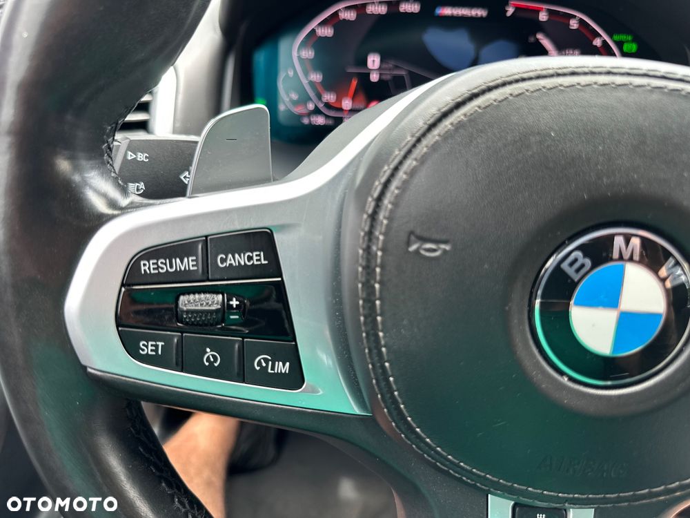 BMW Seria 8 - 25