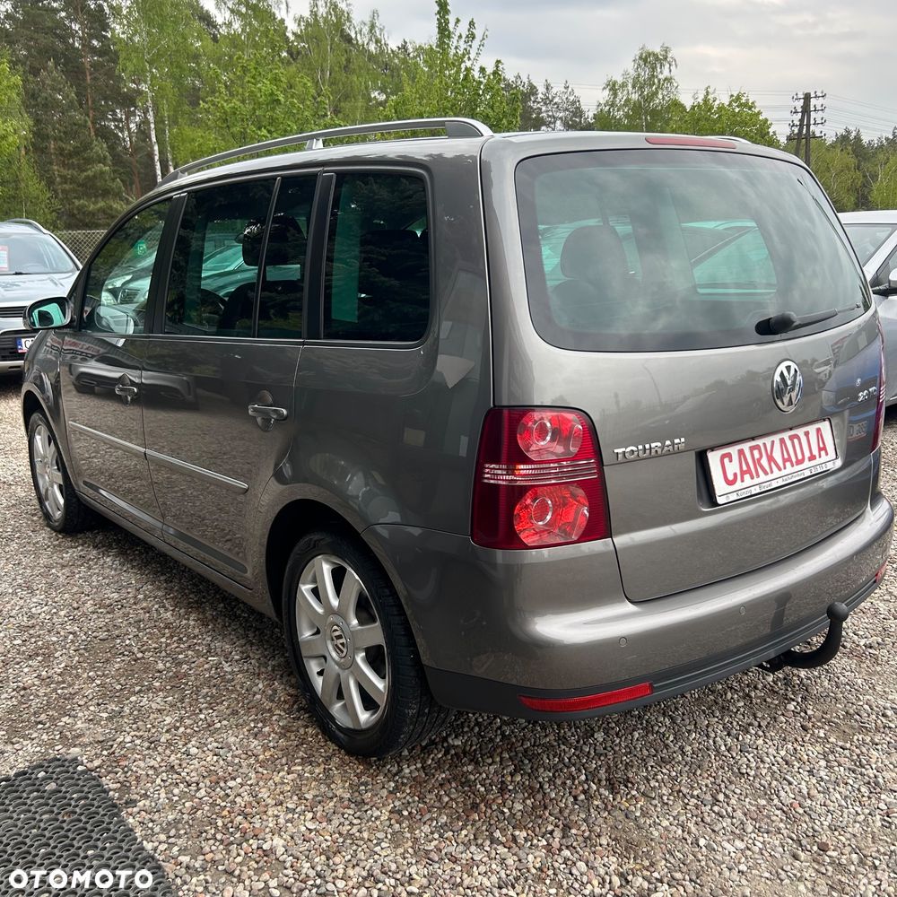 Volkswagen Touran 2.0 TDI DPF Highline - 9