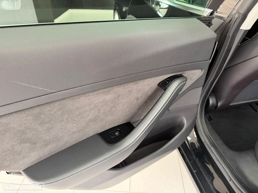 Tesla Model 3 Performance Dual Motor AWD - 12