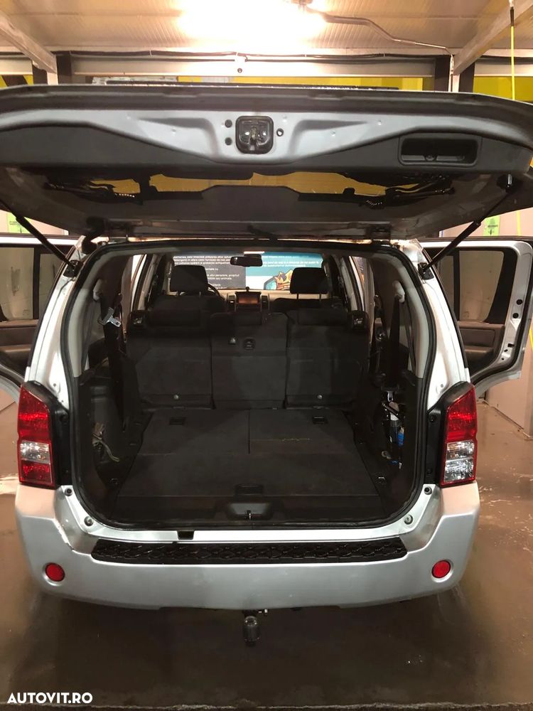 Nissan Pathfinder 2.5 dCi Aut LE Plus - 11