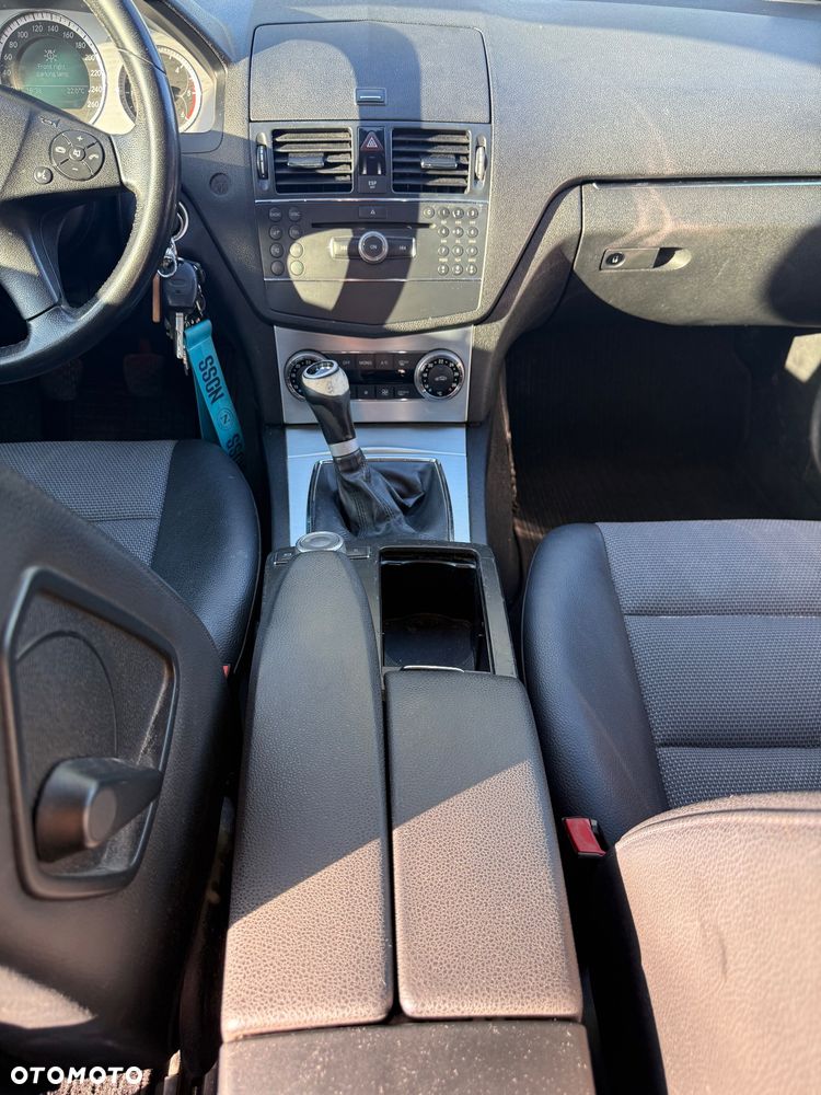 Mercedes-Benz Klasa C 220 CDI Avantgarde - 14