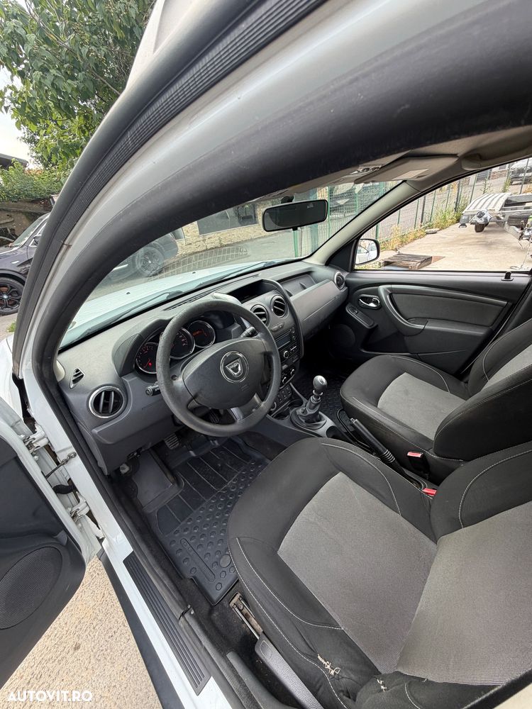 Dacia Duster 1.6 SCe 4WD Comfort - 11