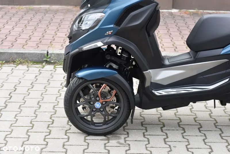 Piaggio MP-3 - 22