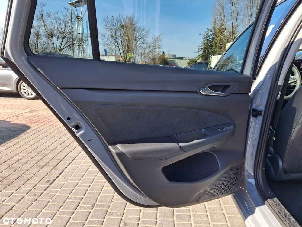 Volkswagen Golf Variant - 13