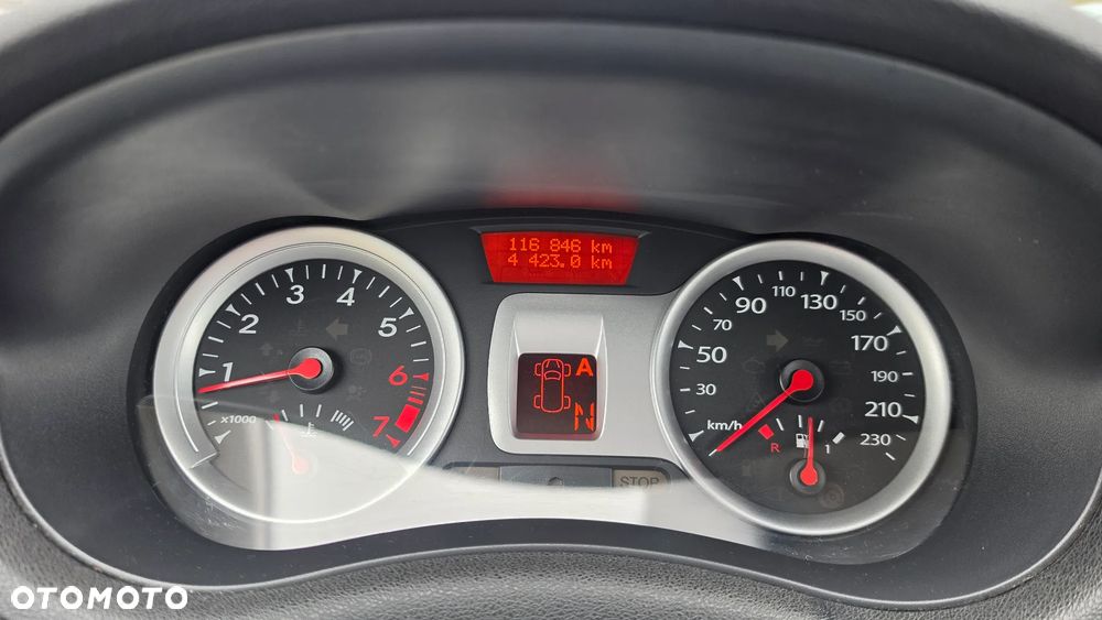 Renault Clio 1.2 16V Expression Quickshift - 32