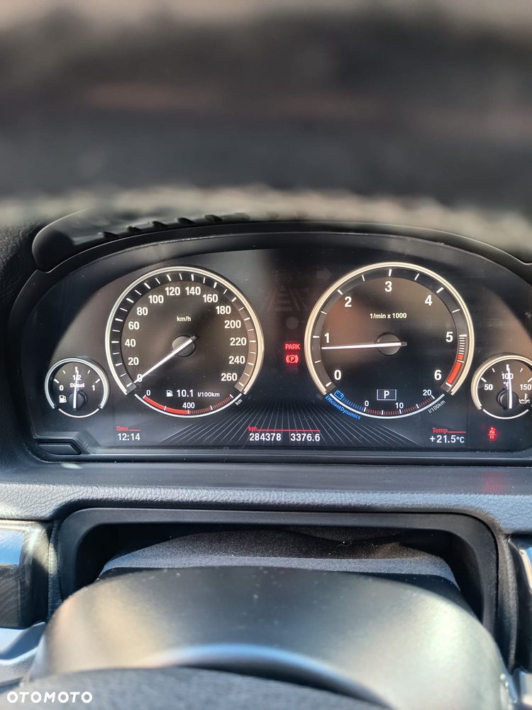 BMW 5GT - 29