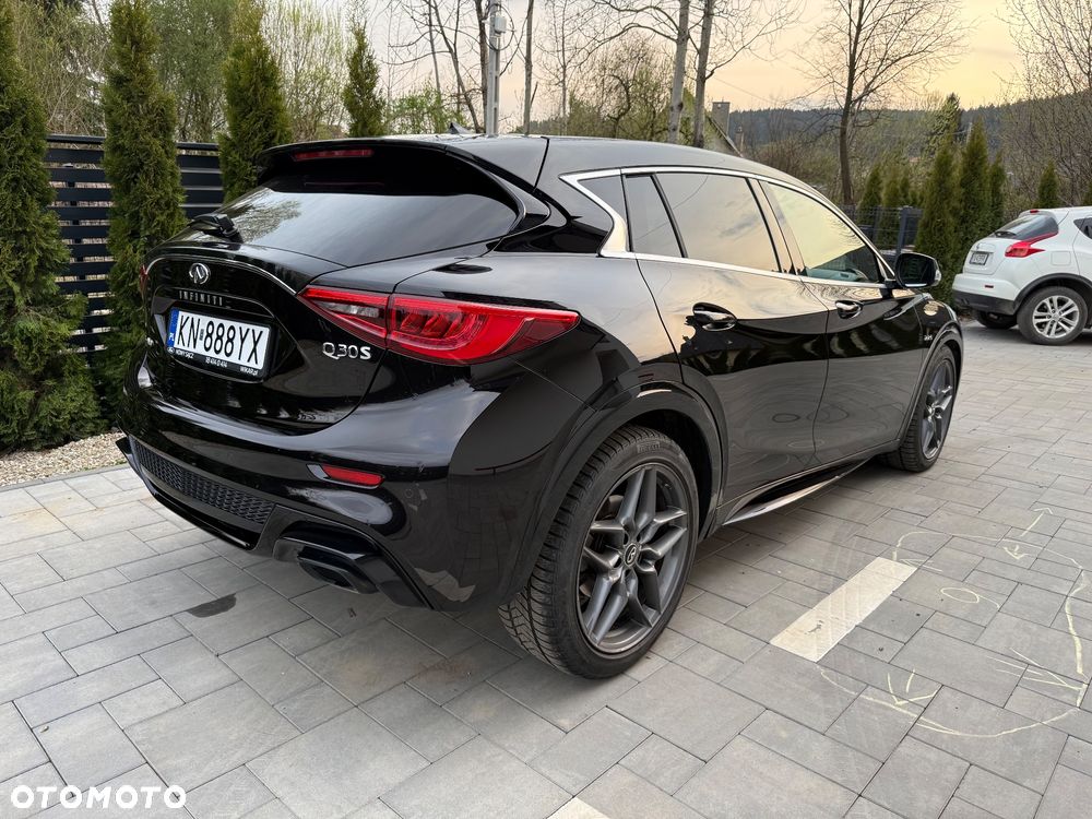 Infiniti Q30 2.2d Sport AWD 7DCT - 14