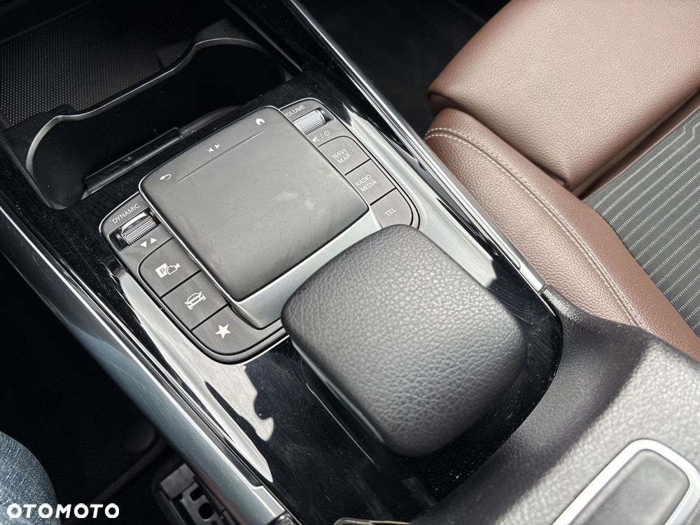 Mercedes-Benz GLA 200 - 15