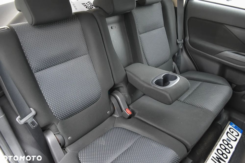 Mitsubishi Outlander 2.0 City Style 2WD - 28